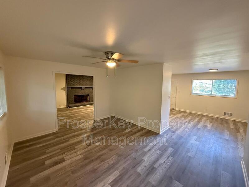1159 Tamarack Trl - Photo 3 of 32