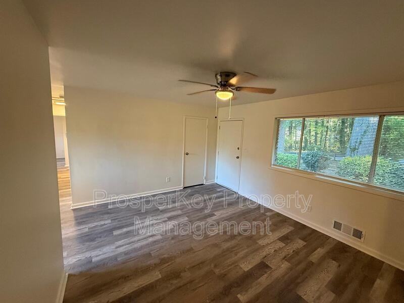 1159 Tamarack Trl - Photo 4 of 32