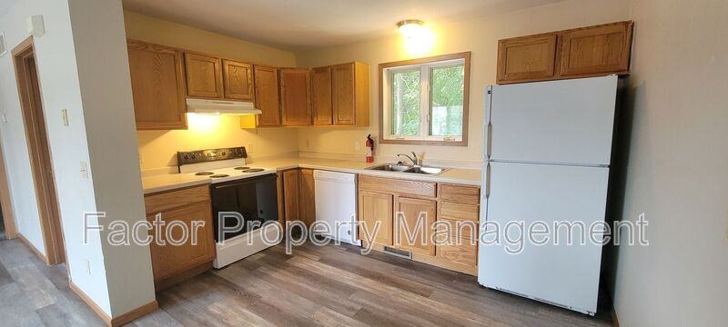 160 Balcerzak Dr - Photo 2 of 12