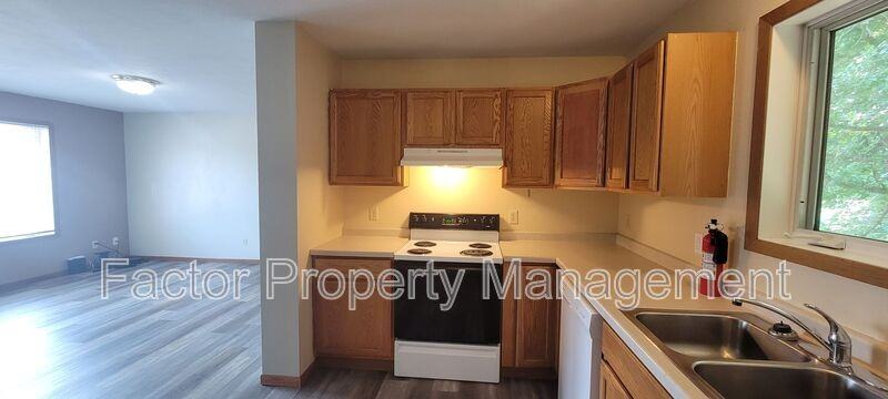 160 Balcerzak Dr - Photo 3 of 12