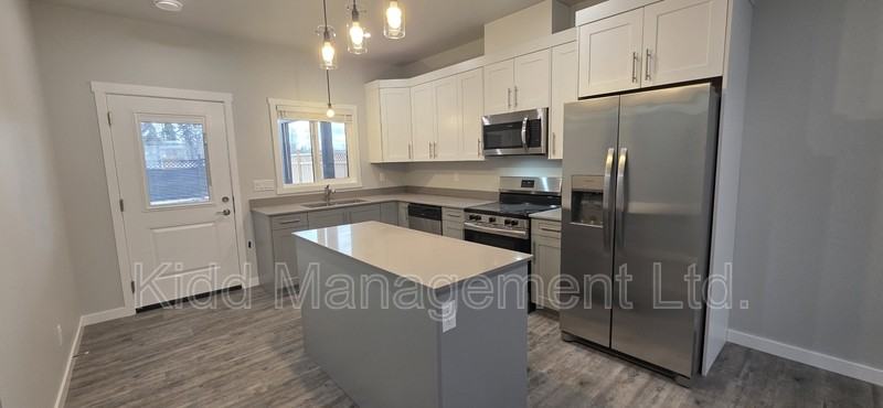 5565 Kidd Pl - Photo 4 of 26