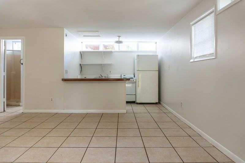 610 N Magnolia Dr - Photo 2 of 10