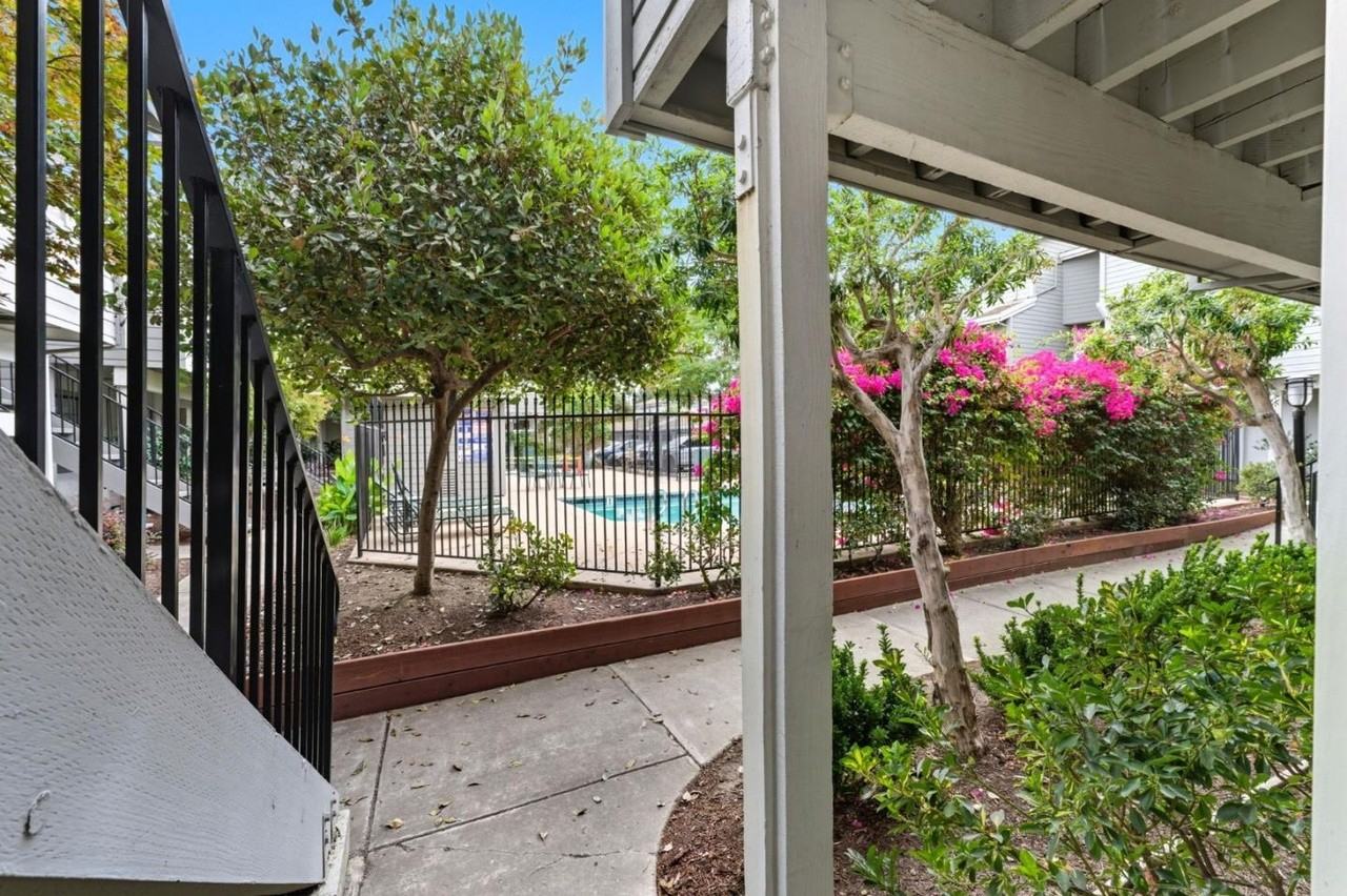 6944 Chantel Ct - Photo 2 of 33