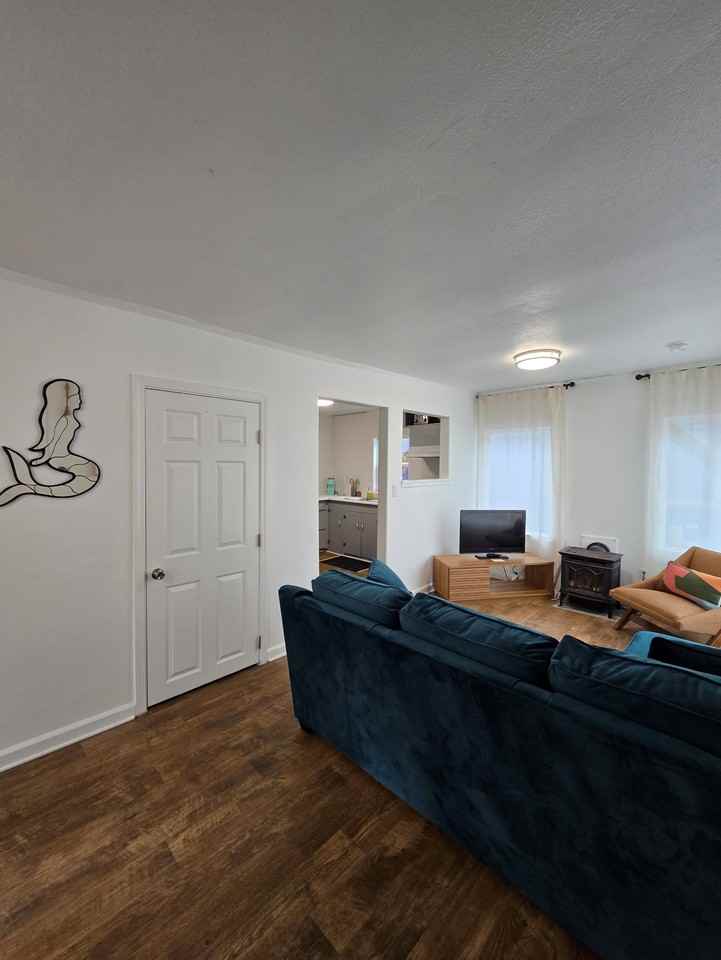 1870 Southeast 3rd Street - Photo 3 of 32