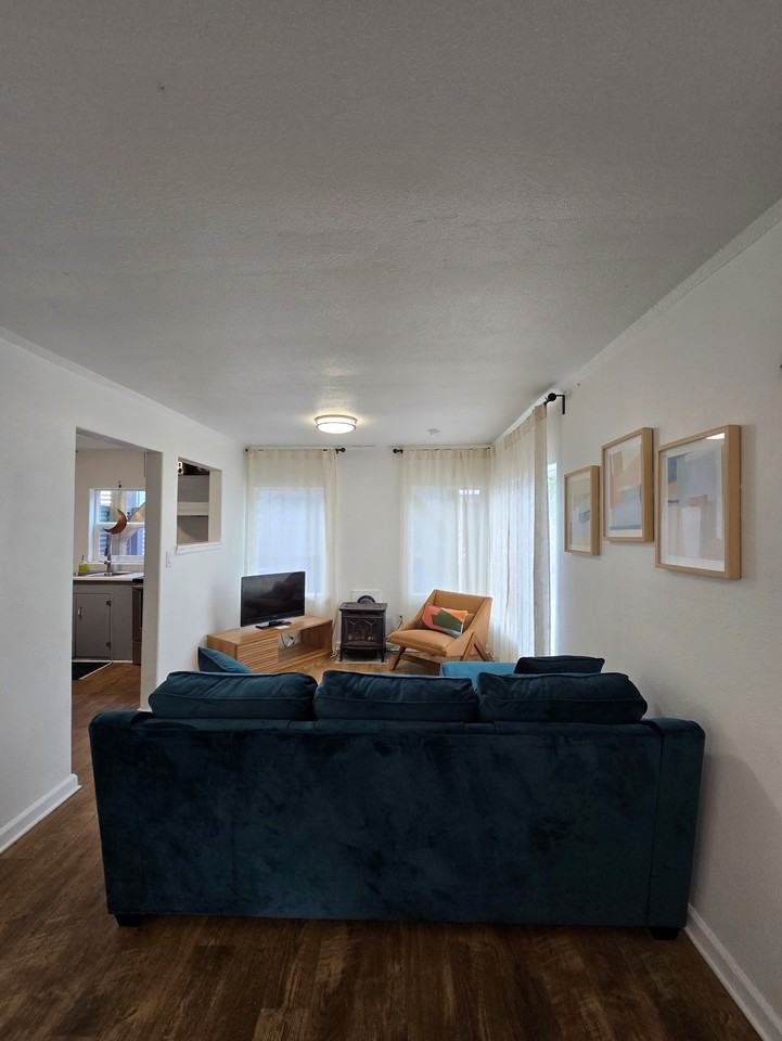 1870 Southeast 3rd Street - Photo 4 of 32