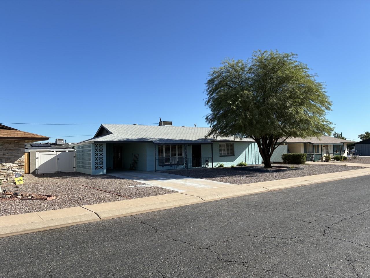 10530 W Hope Dr - Photo 3 of 29