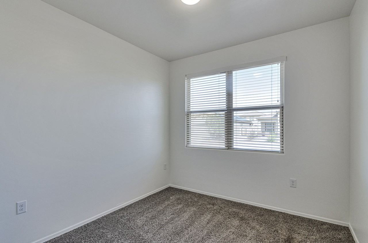 10151 N Leopard Gecko Ter - Photo 2 of 27