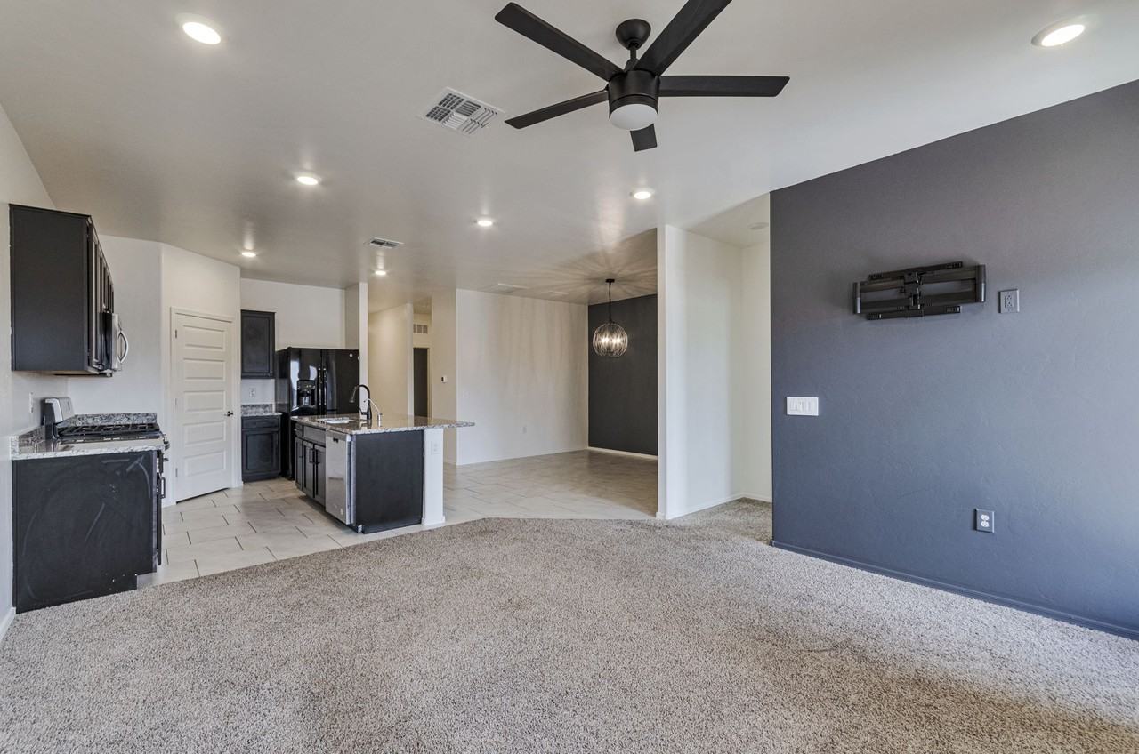 10151 N Leopard Gecko Ter - Photo 2 of 27