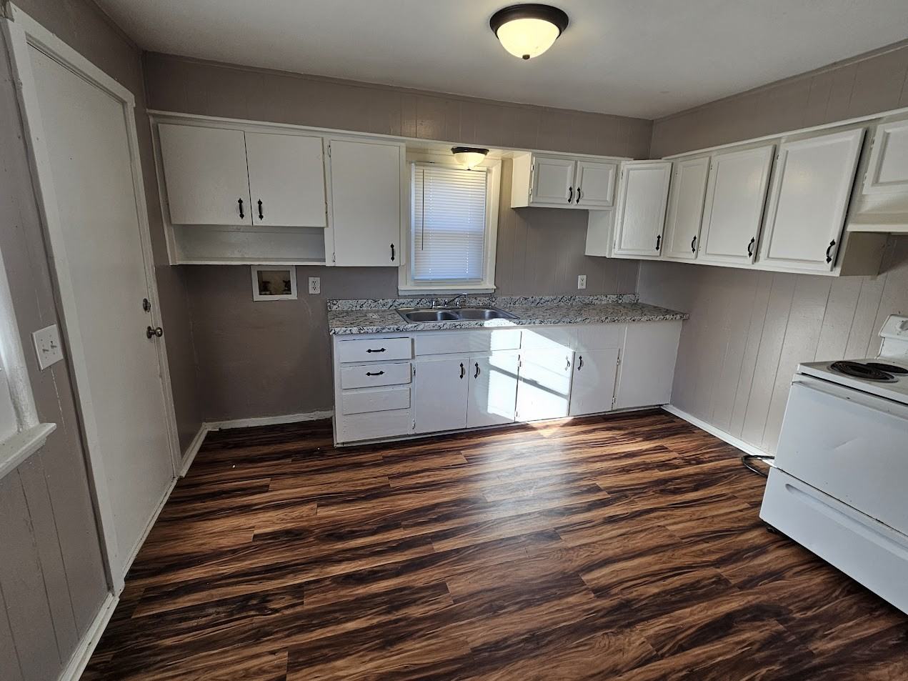 1501 Se 65th St - Photo 2 of 12