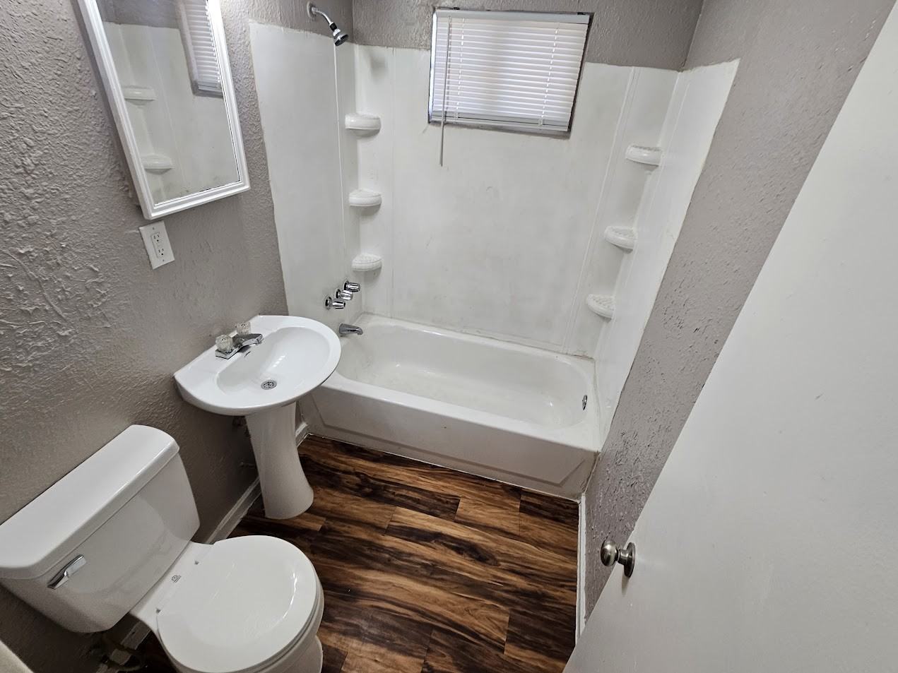 1501 Se 65th St - Photo 6 of 12