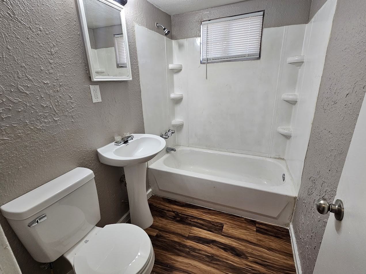 1501 Se 65th St - Photo 7 of 12