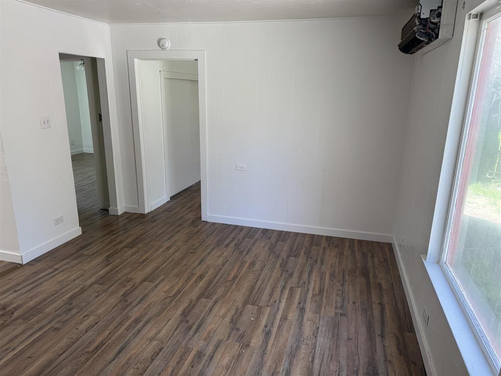 19124 Brookside Ave - Photo 4 of 8