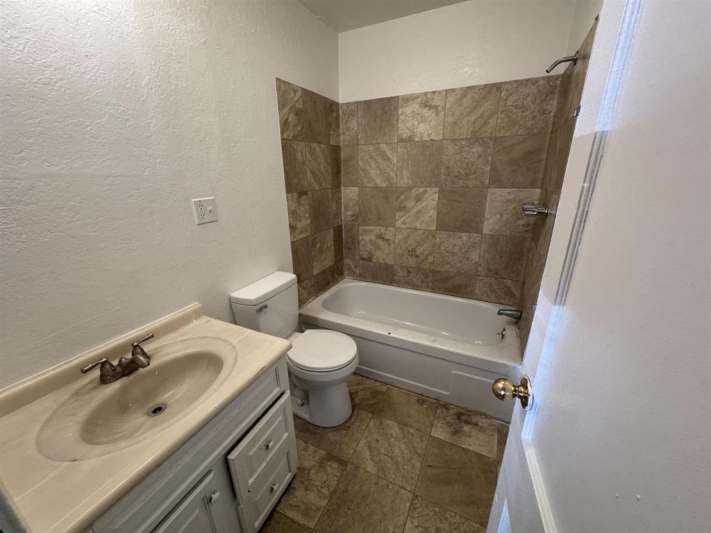 19124 Brookside Ave - Photo 7 of 8