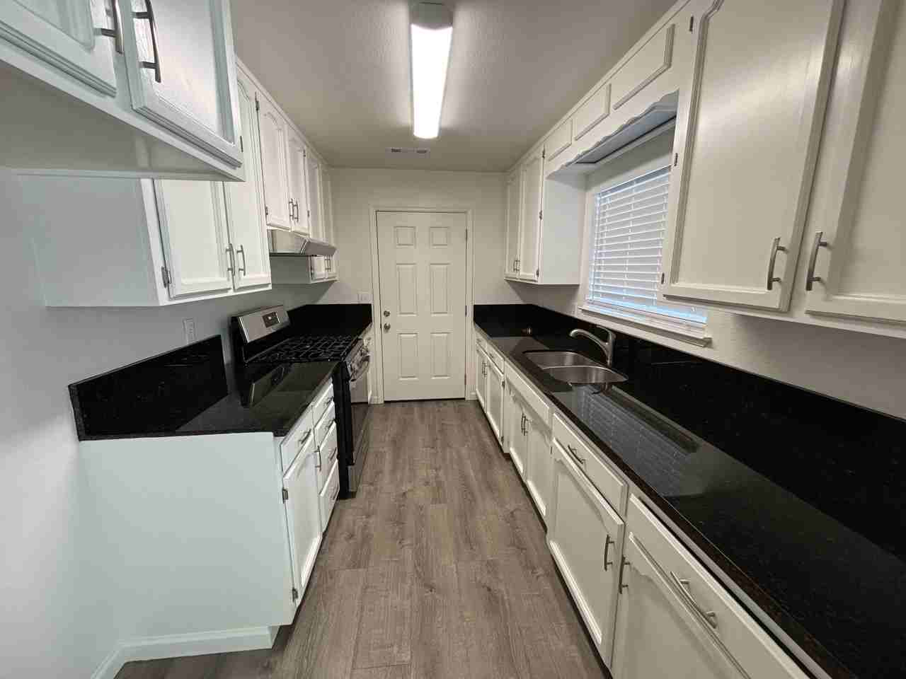 280 W Clover Rd - Photo 3 of 20