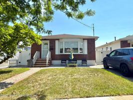 featured image of 185 Brookfield Ave