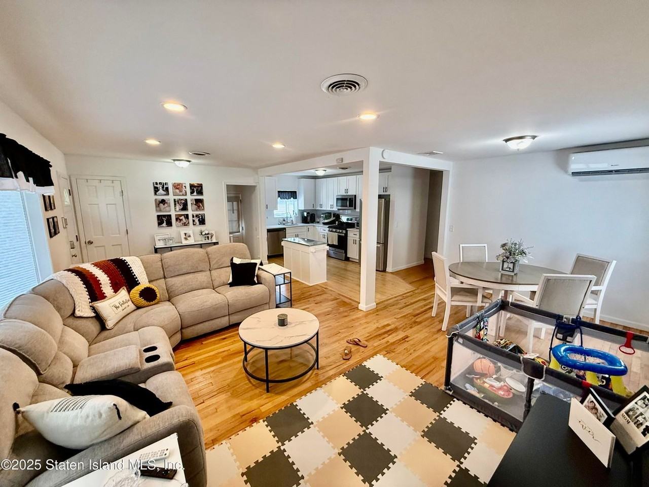 185 Brookfield Ave - Photo 3 of 36