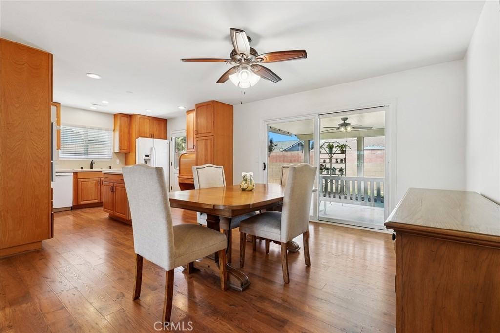 2205 E Quincy Ave - Photo 4 of 17