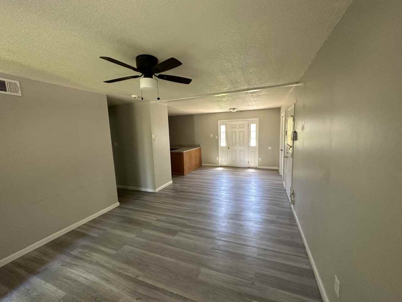 2895 Briarwood Dr - Photo 2 of 8