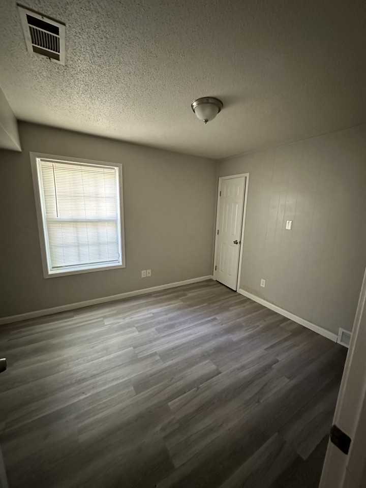 2895 Briarwood Dr - Photo 5 of 8