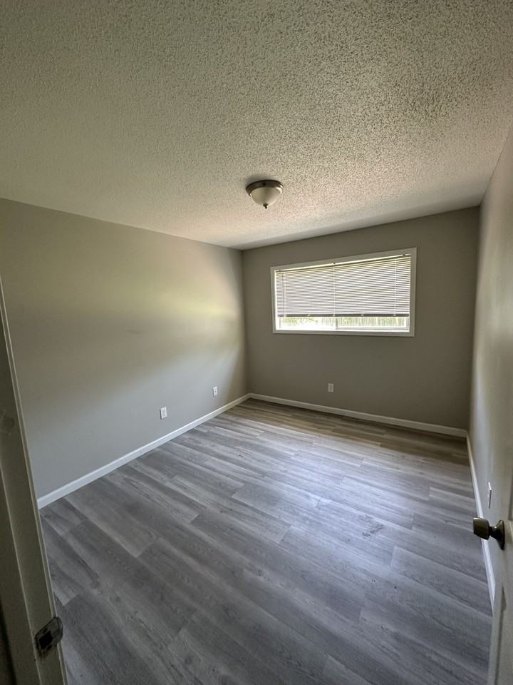 2895 Briarwood Dr - Photo 7 of 8