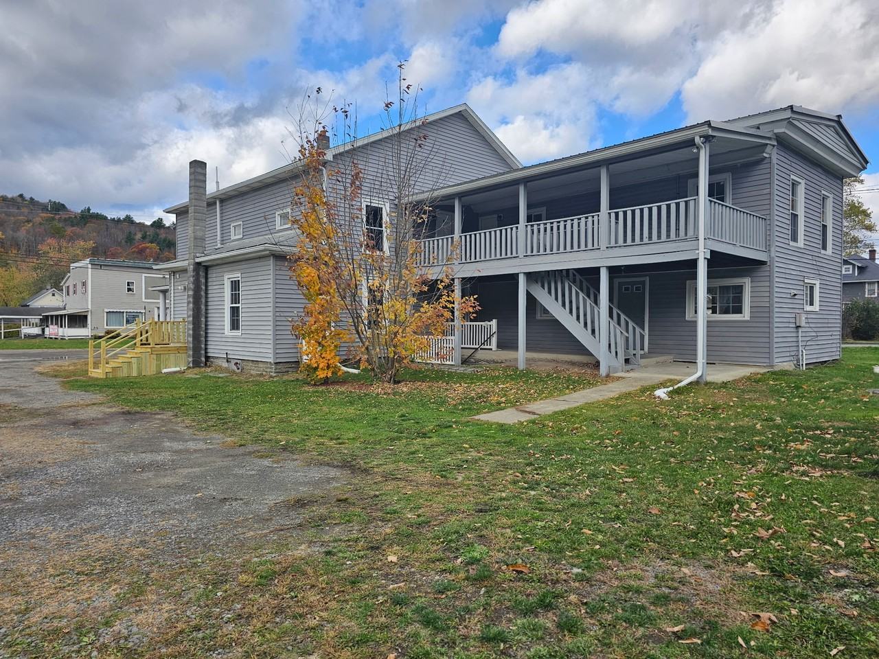 464 Main St #2 - Photo 5 of 17