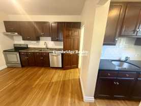 19 Banks St #1T - Photo 1 of 1
