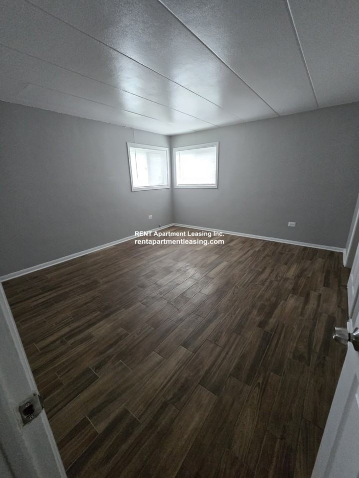 Carol Street #2B - Photo 4 of 7