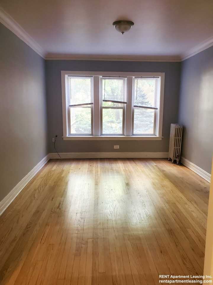 W Addison St #1 - Photo 2 of 6