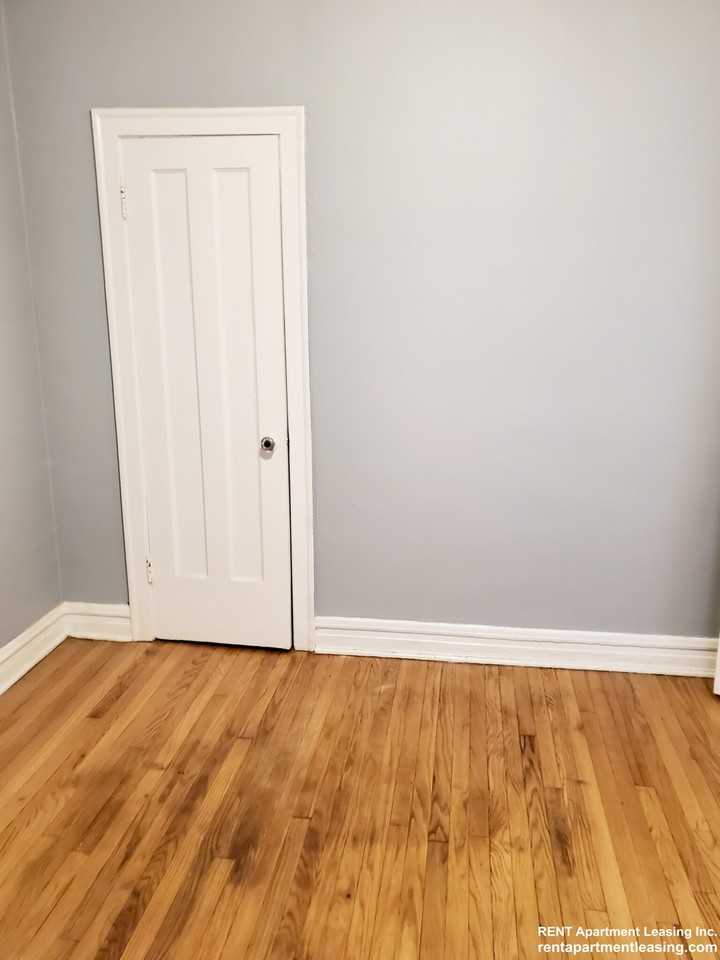 W Addison St #1 - Photo 5 of 6