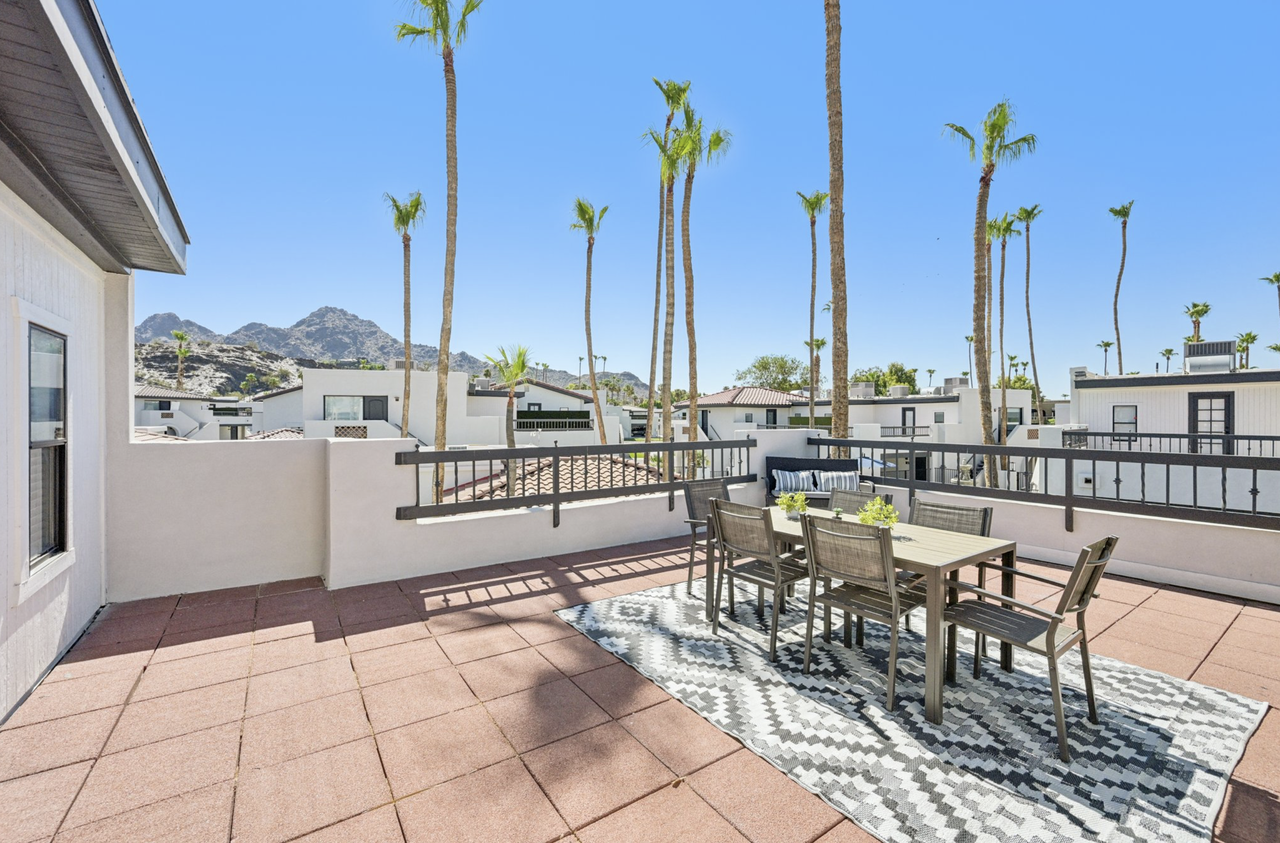 Views at the Peak - Photo 4 of 28