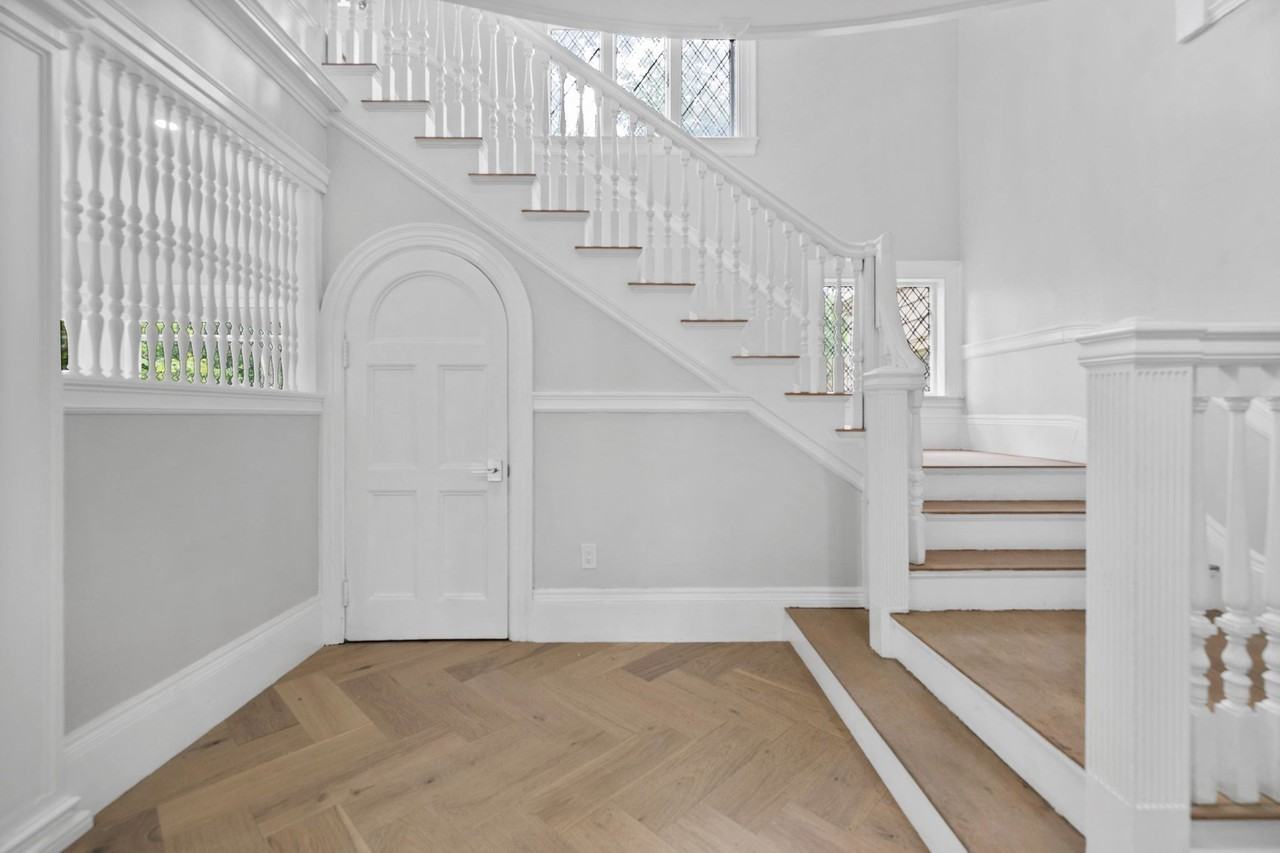 476 Heath Street - Photo 4 of 20