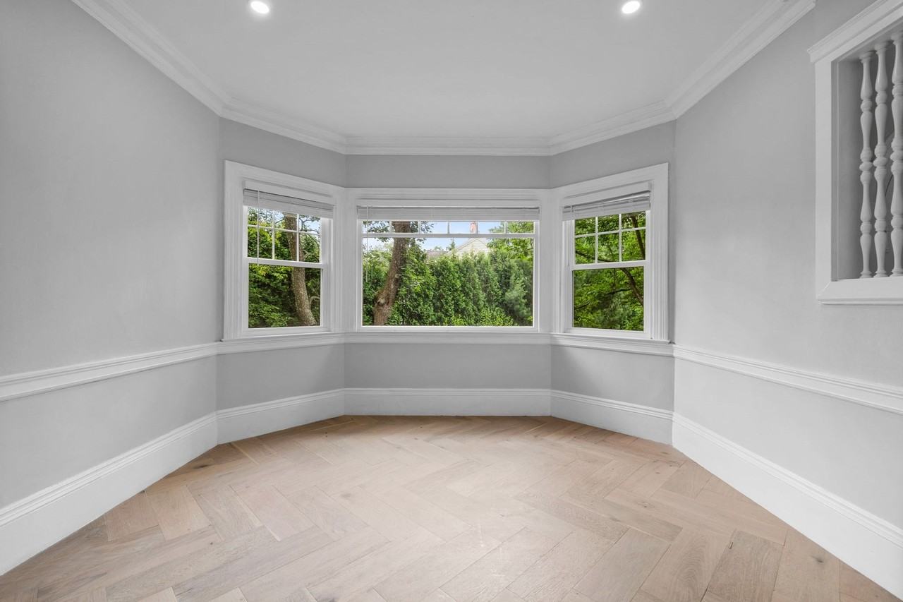 476 Heath Street - Photo 5 of 20