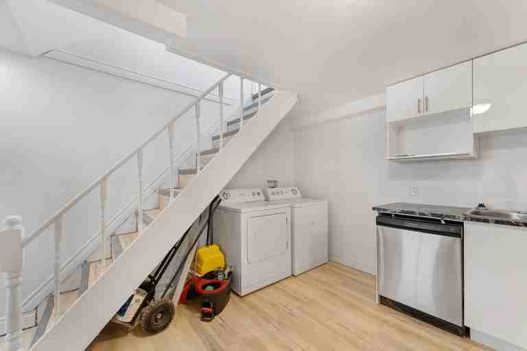 20 Dundegan Dr #B - Photo 3 of 11