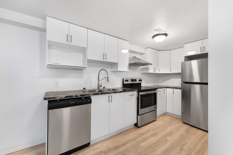 20 Dundegan Dr #B - Photo 5 of 11
