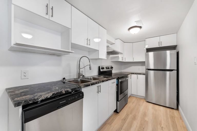 20 Dundegan Dr #B - Photo 6 of 11