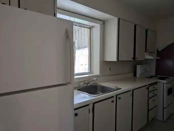 49 Church Street East #4 - Photo 6 of 7