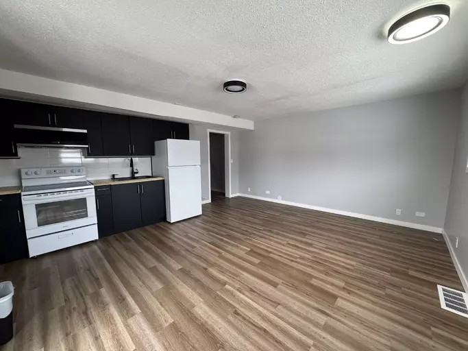 10807 102 Street #B - Photo 2 of 5