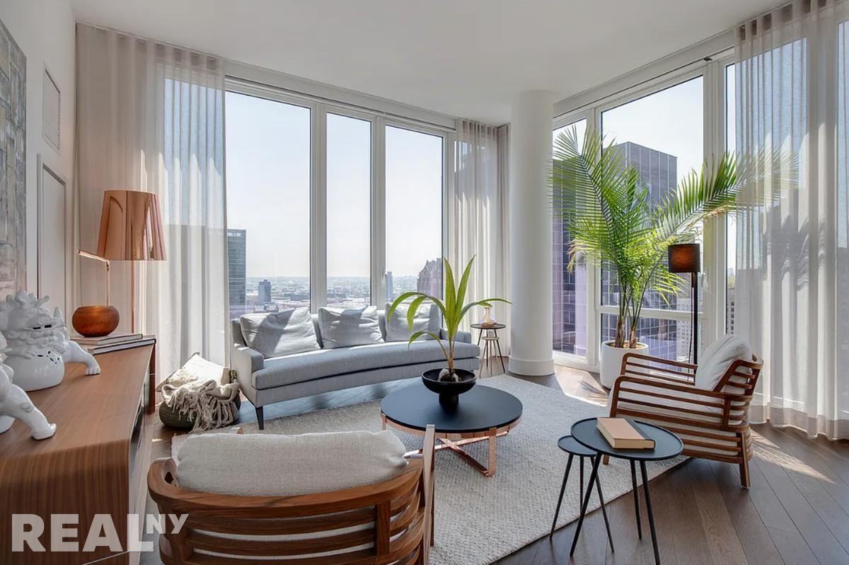 E 44th St #30E - Photo 3 of 5