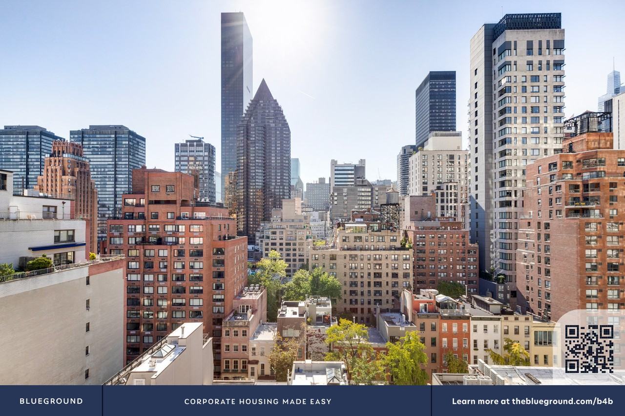 320 E 52nd St #2121 - Photo 6 of 35