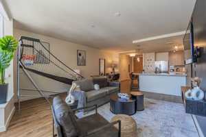 featured image of 18 W Monroe St