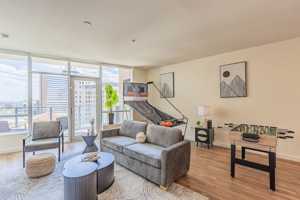 featured image of 17 W Monroe St