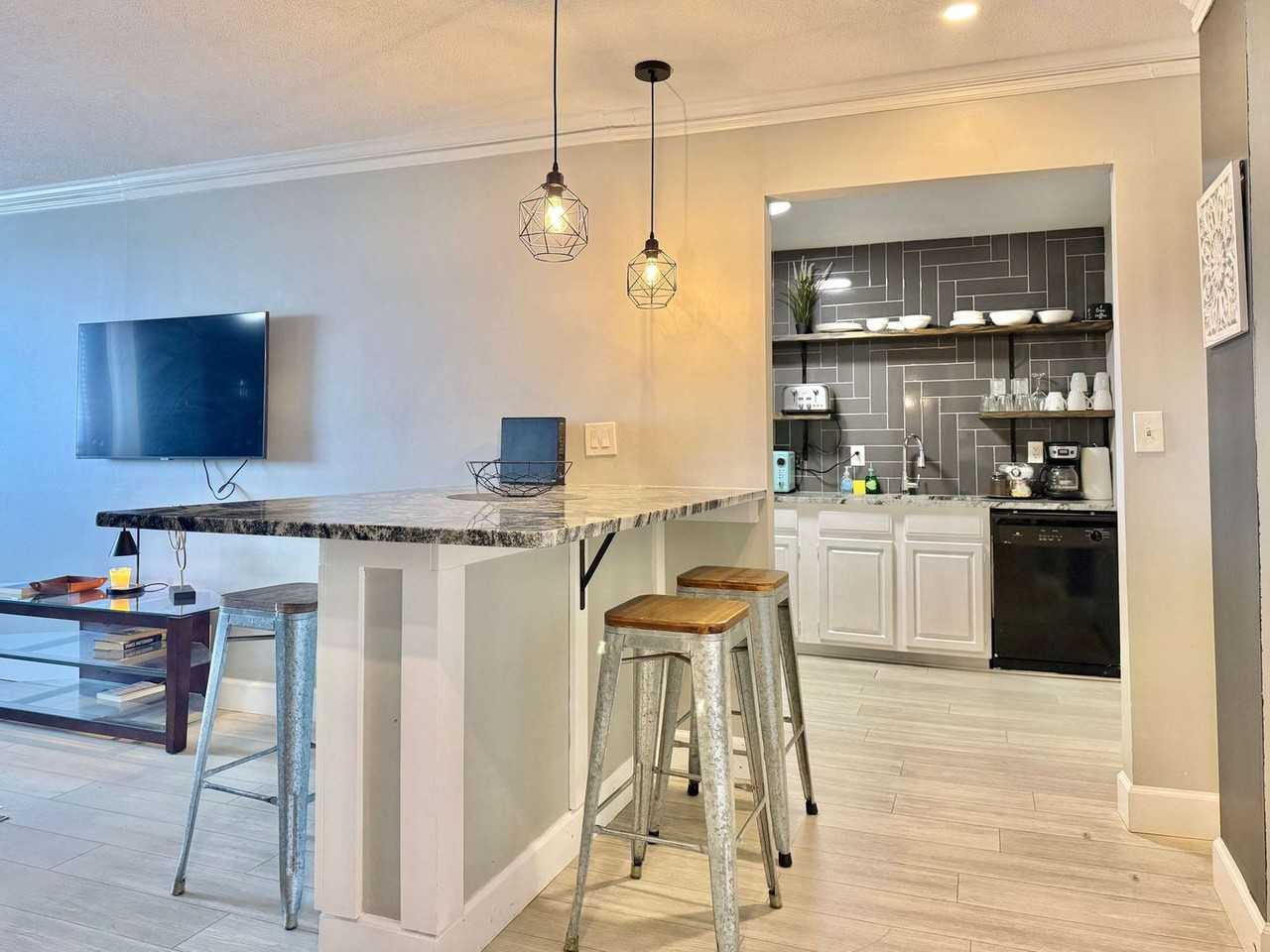 215 Piedmont Avenue Northeast - Photo 3 of 66