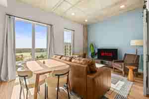 featured image of 605 N 12th St