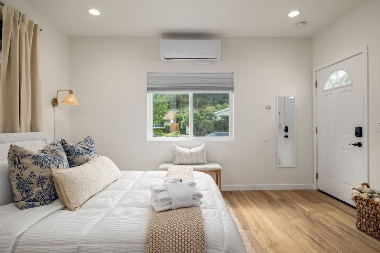 4646 Robbins St #1304288P - Photo 2 of 19