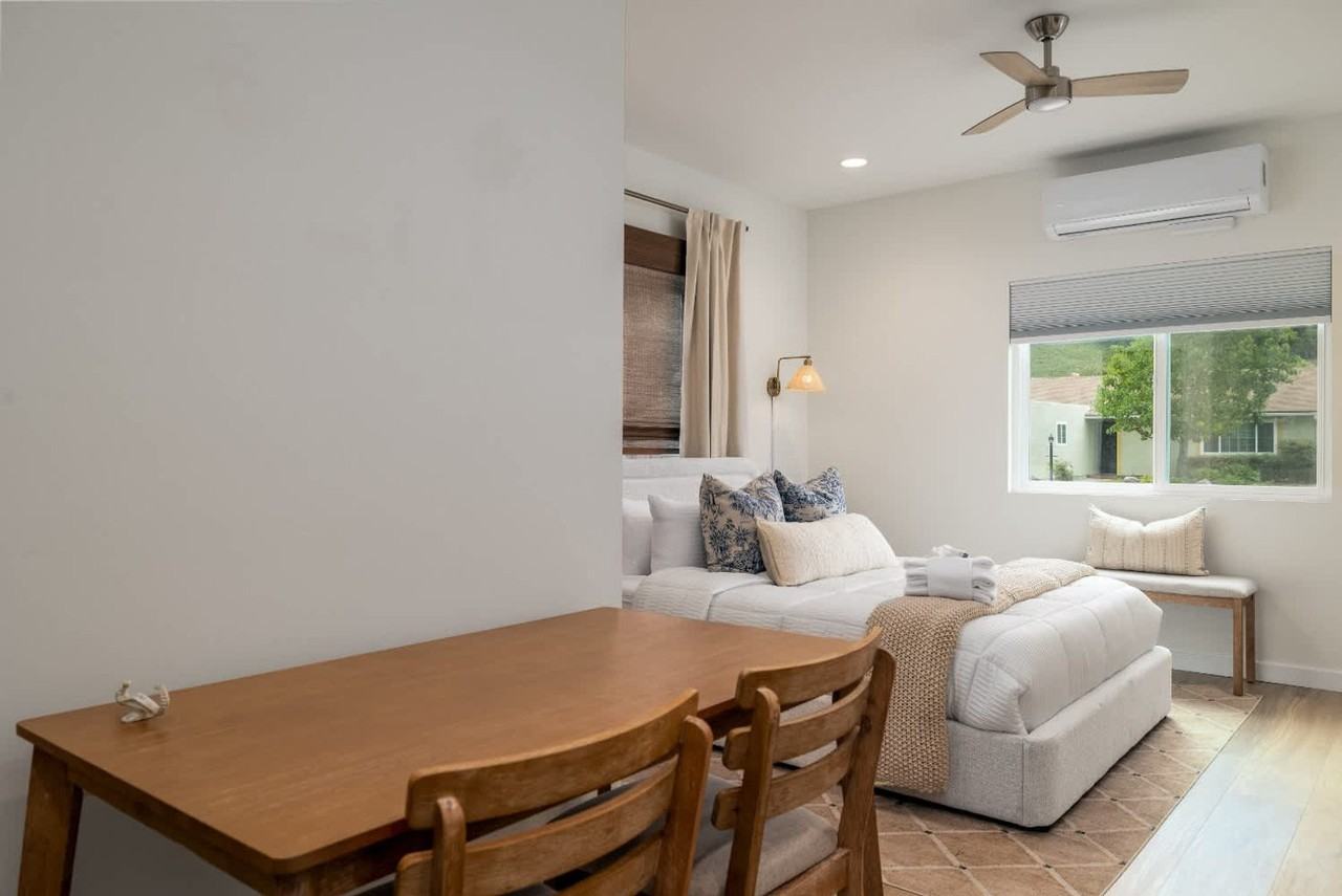 4646 Robbins St #1304288P - Photo 3 of 19