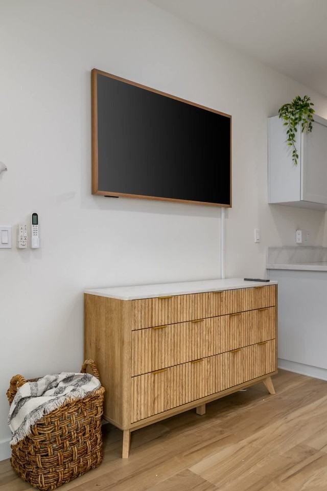 4646 Robbins St #1304288P - Photo 4 of 19