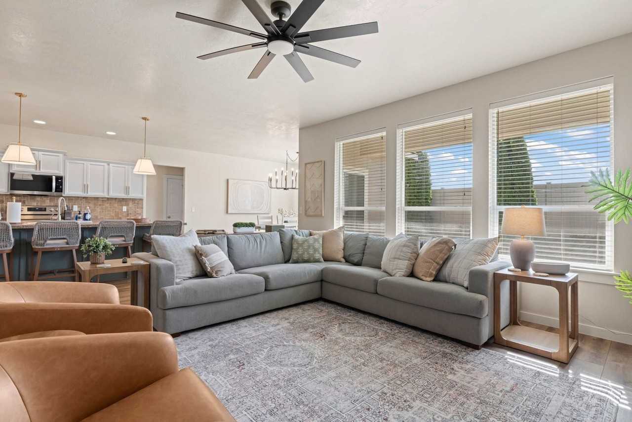 3173 S Mystic Seaport Ave #1322138P - Photo 2 of 40