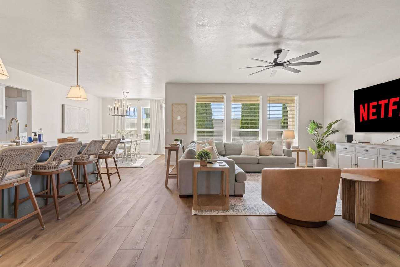 3173 S Mystic Seaport Ave #1322138P - Photo 3 of 40