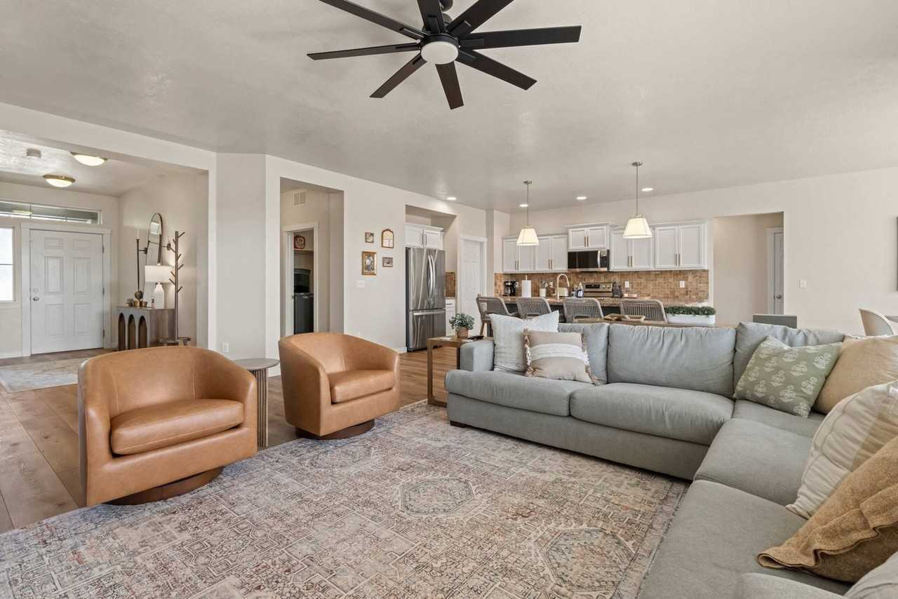 3173 S Mystic Seaport Ave #1322138P - Photo 4 of 40