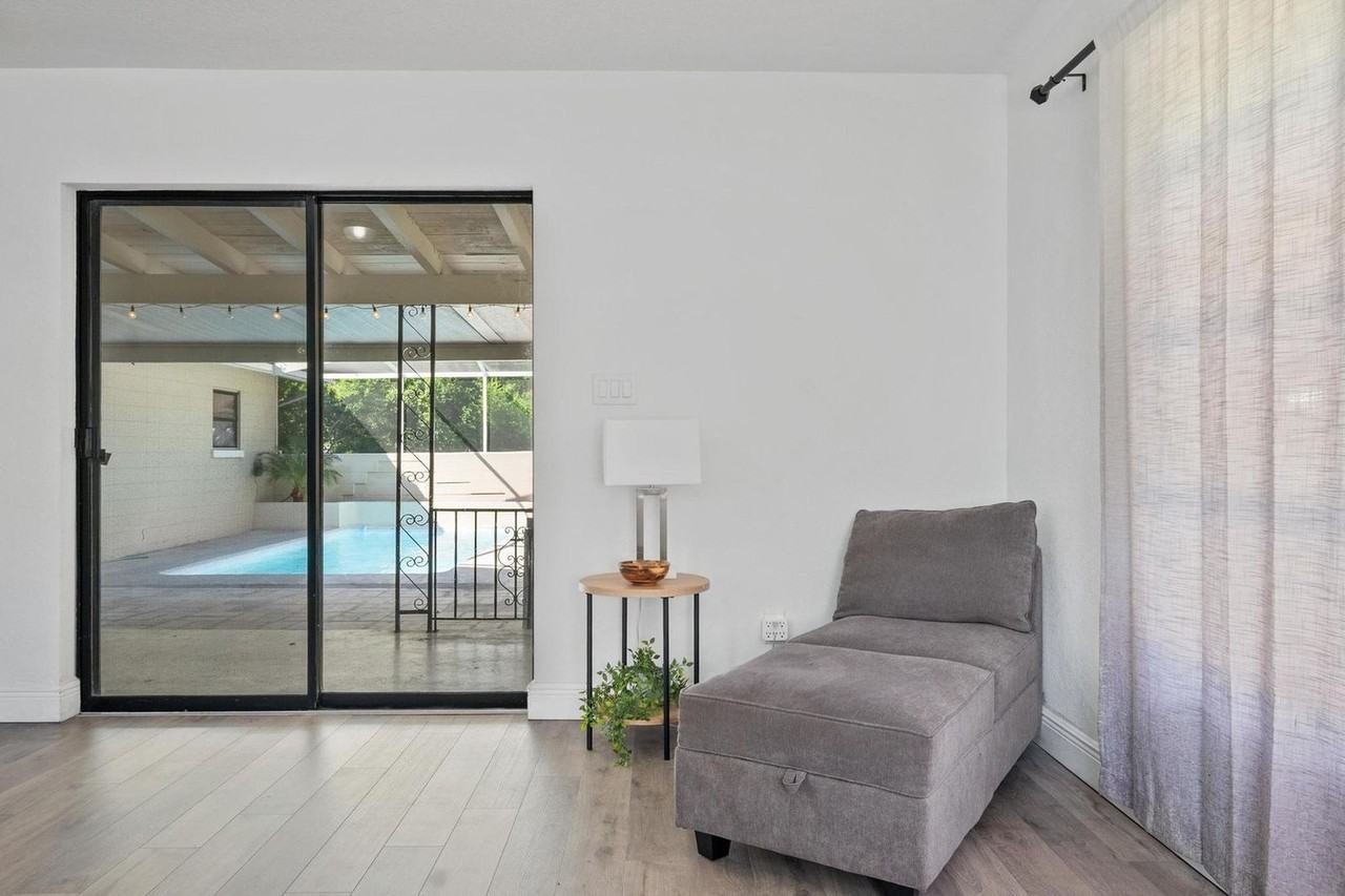 919 Avenue S Se #1325030P - Photo 2 of 42